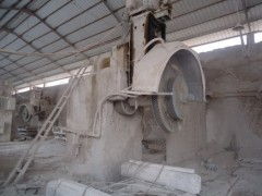 建筑基石的精雕细琢——锈石工程板材加工与专用机械制造全流程展示